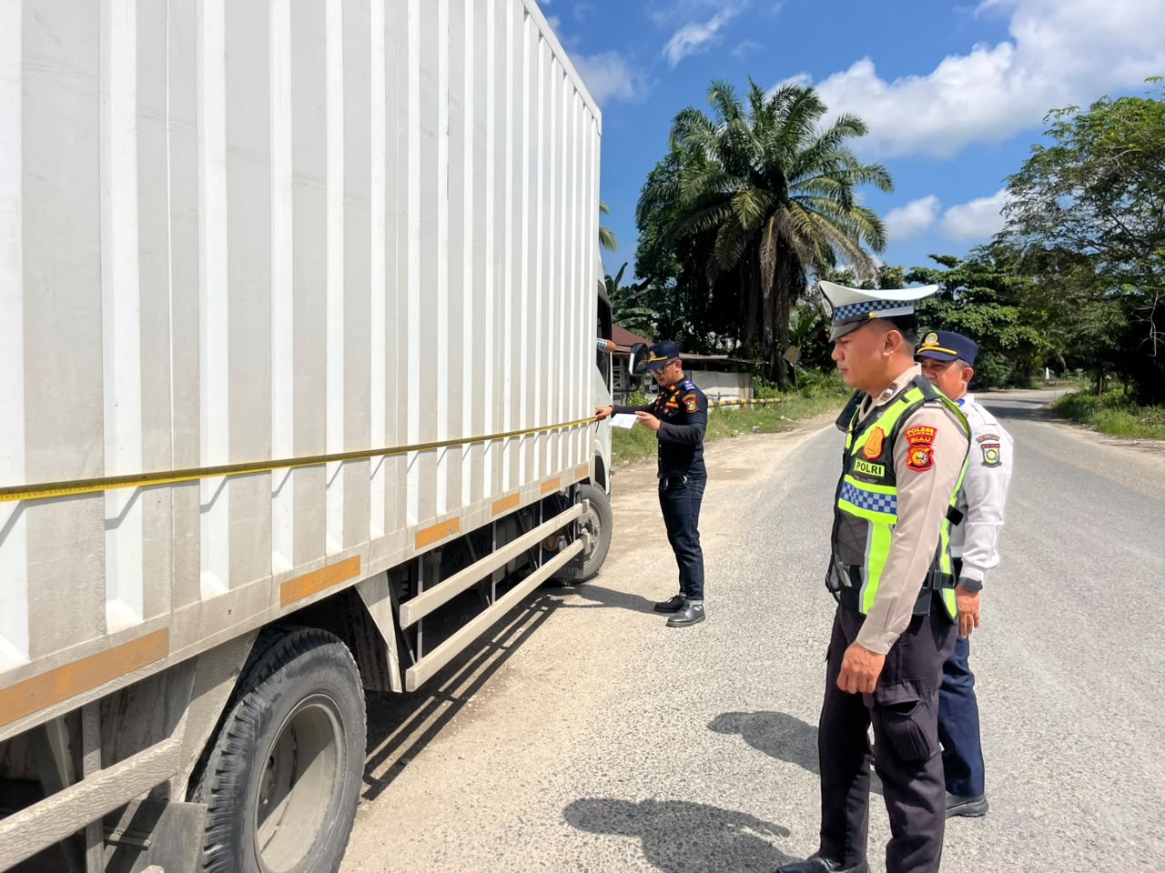 Satlantas Polres Kampar Gelar Ramp Check di Simpang Petapahan, Pastikan Kendaraan Layak Jalan