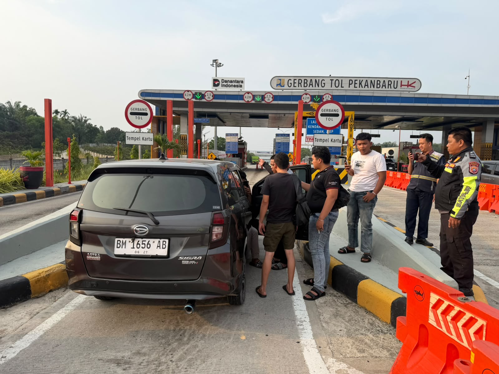 Diduga Hendak Ditarik Leasing, Pengemudi Diamankan PJR Polda Riau di Tol Muara Fajar