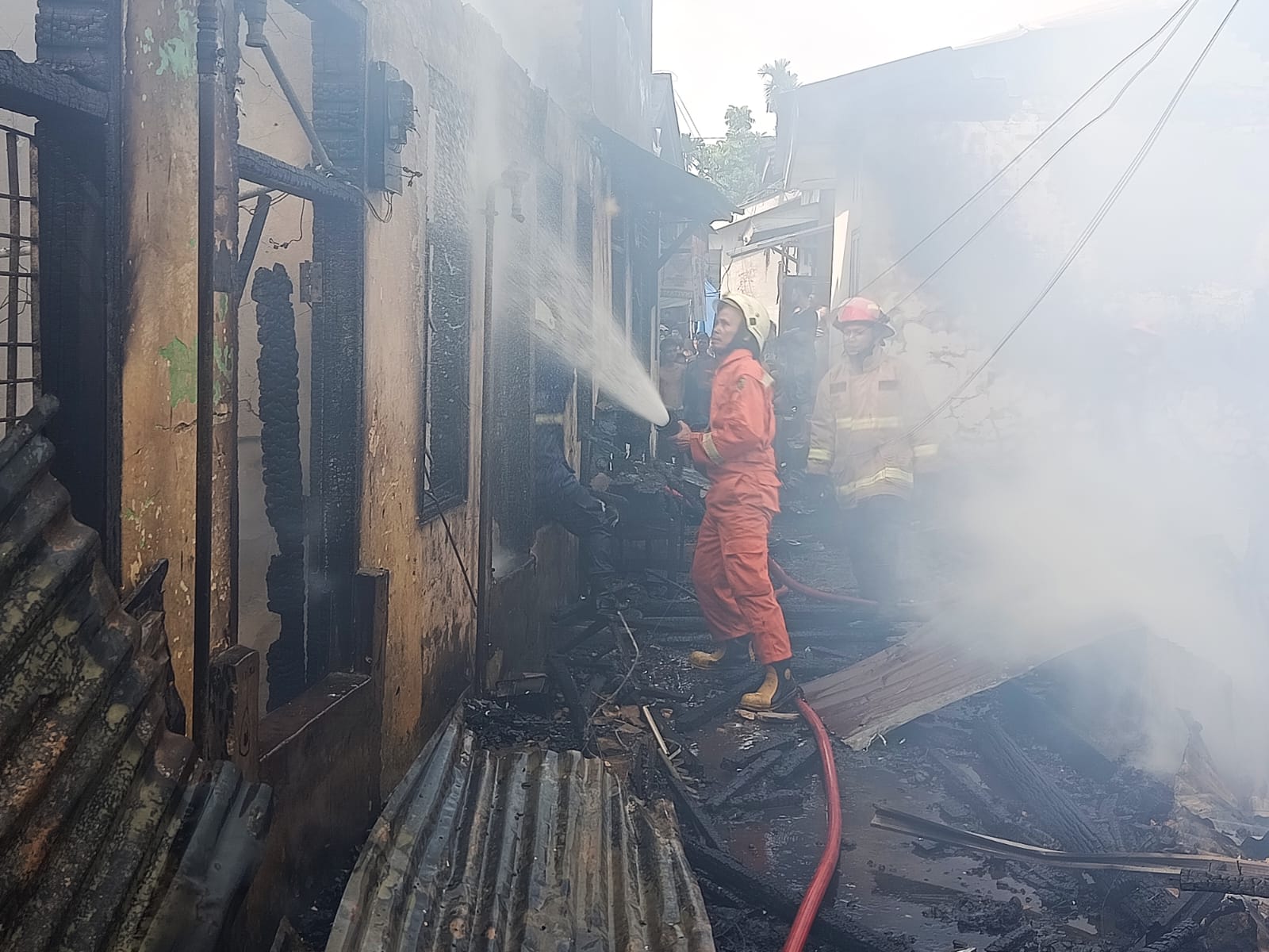 11 Rumah Kontrakan di Jalan Agus Salim Pekanbaru Ludes Terbakar
