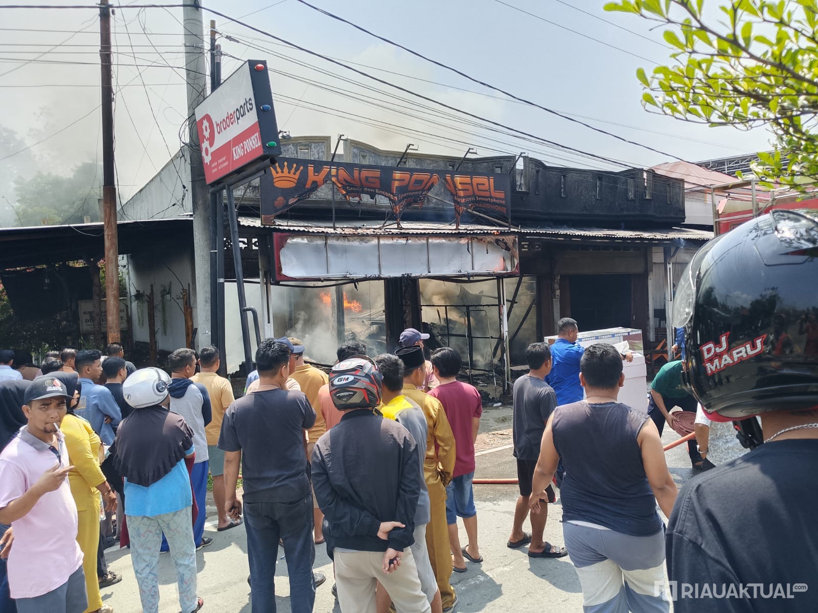 Tiga Kios di Teluk Kuantan Kuansing Terbakar, Api Diduga Berasal dari Konter HP