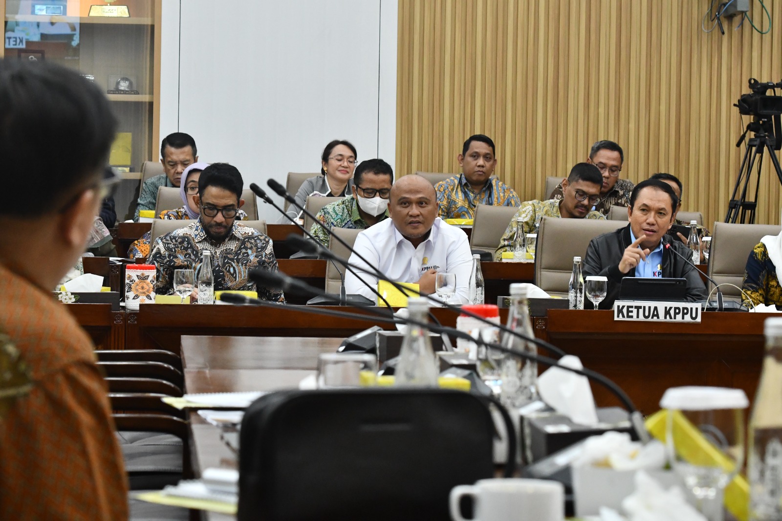 DPR Didorong Bentuk UU Pasar Digital, KPPU Soroti Praktik Persaingan Tak Sehat di E-Commerce Gunakan AI
