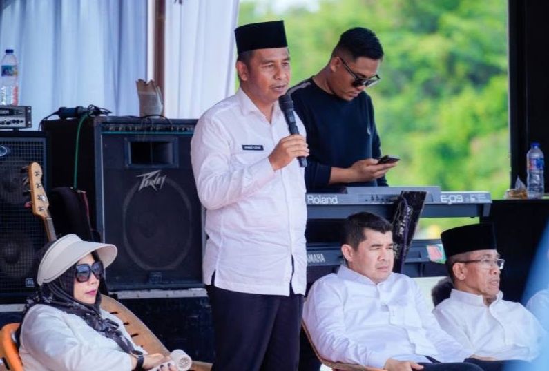 Ribuan Warga Padati Balimau Kasai di Pulau Kosiok, Bupati Kampar: Tradisi Ini Harus Dijaga
