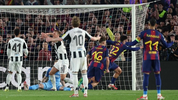 Barcelona Bantai Newcastle 7-2, Lolos ke Perempat Final Liga Champions