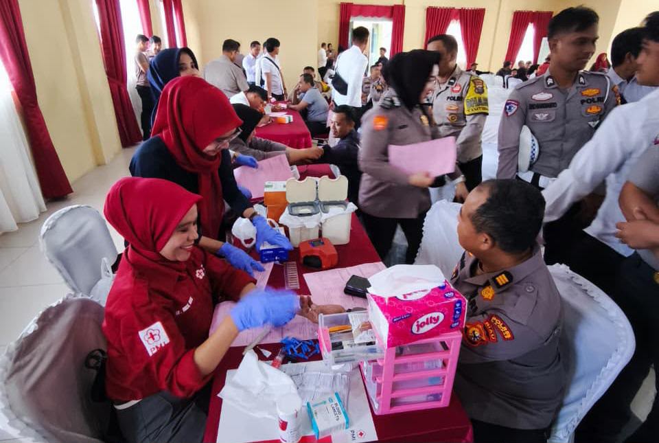 Jelang HUT Bhayangkara ke-80, Polres Kampar Kolaborasi dengan PMI Gelar Donor Darah