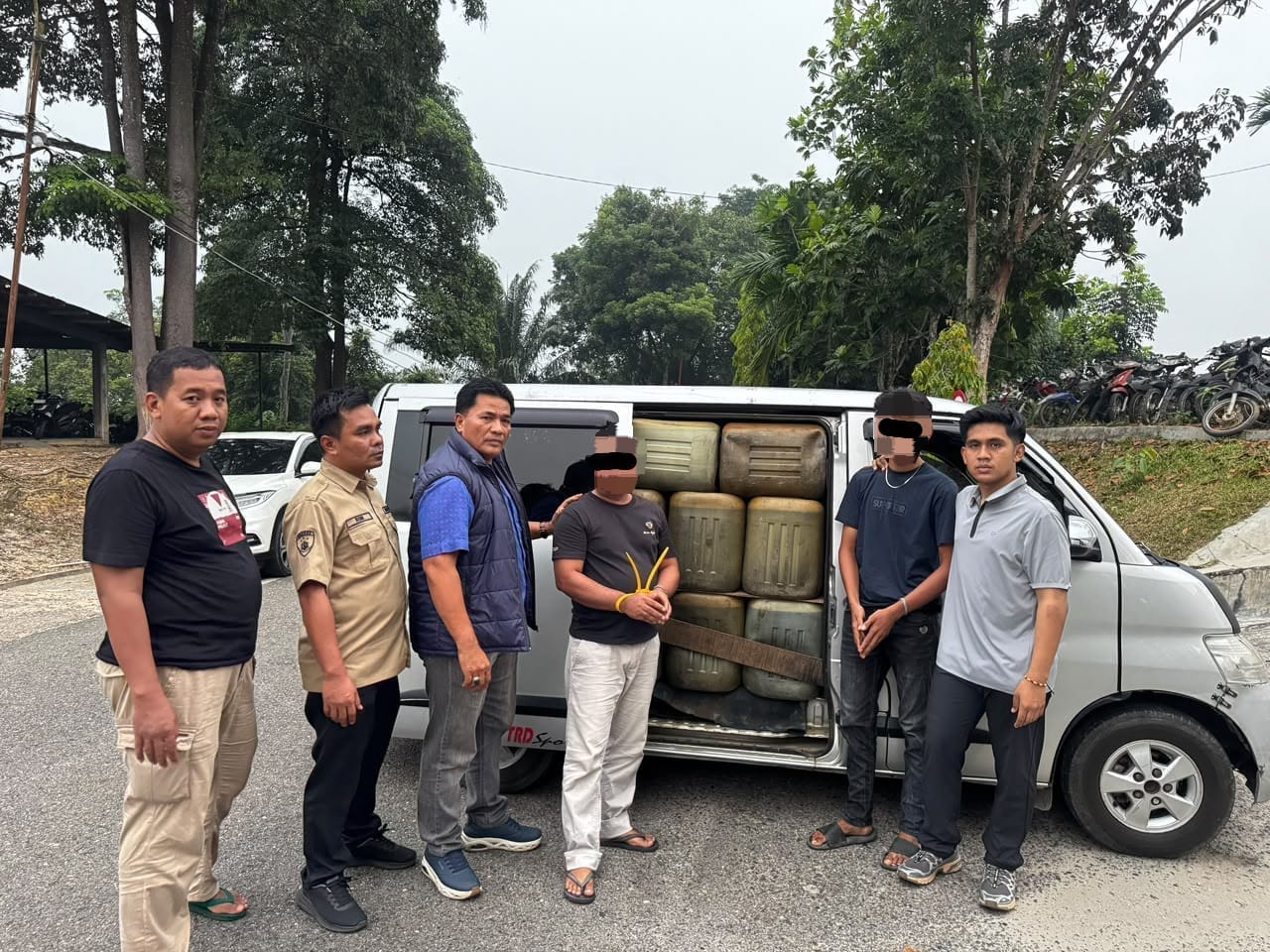 Angkut 2.400 Liter Pertalite Pakai Grandmax, Dua Pria di Kuansing Diamankan
