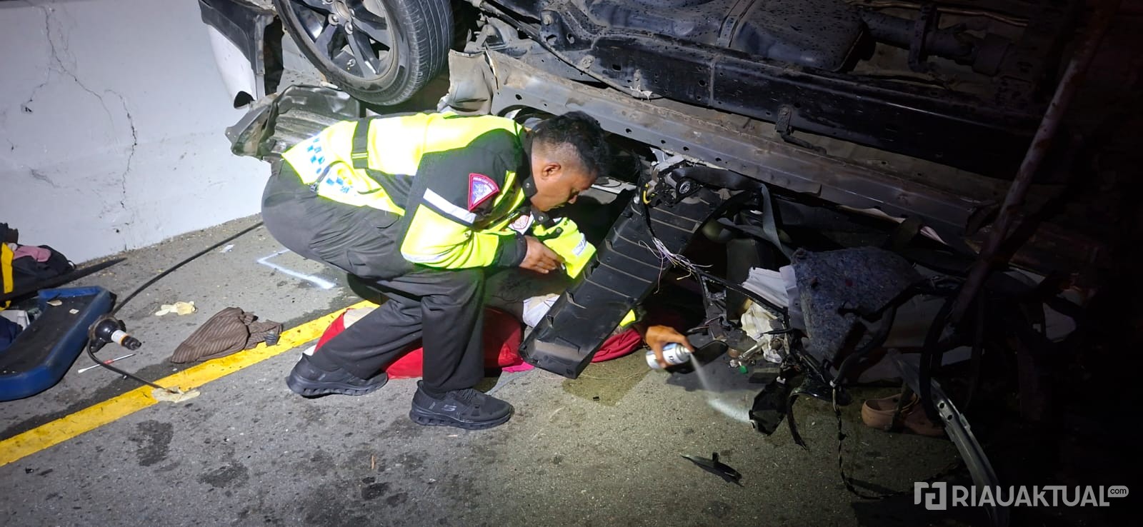 Perawat Meninggal dalam Kecelakaan Ambulans dengan Truk di Tol Pekanbaru-Dumai