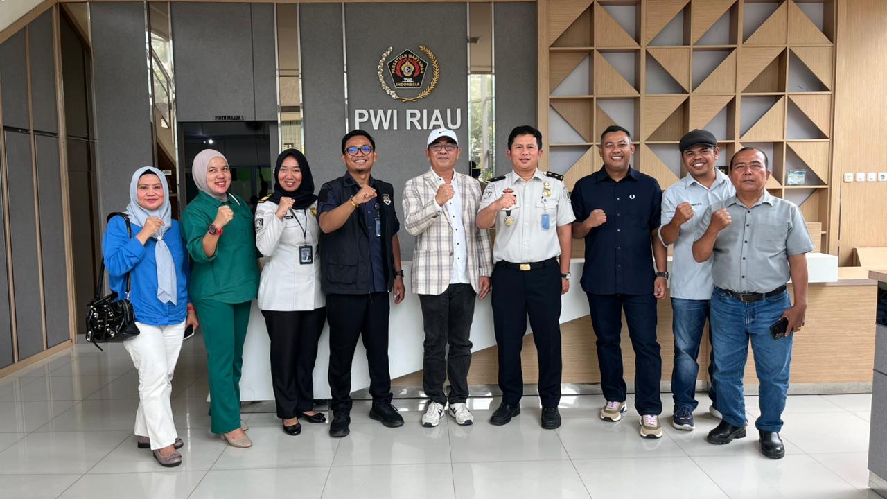 PWI Riau dan Imigrasi Kelas I TPI Pekanbaru Perkuat Sinergi, Bahas Kemitraan dan Informasi Publik