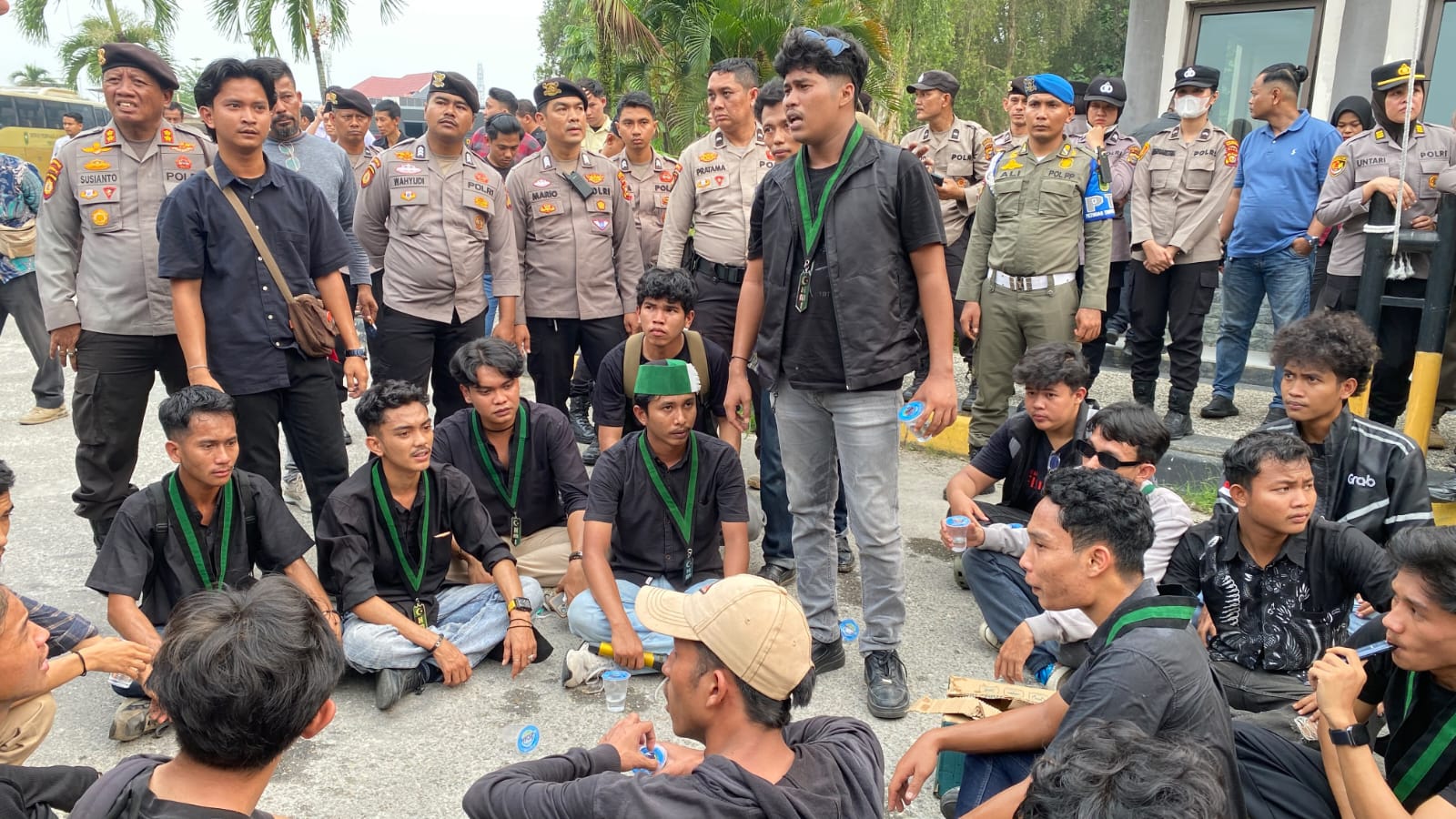 HMI Pekanbaru Demo DPRD Riau, Soroti Karhutla hingga Beasiswa Tak Jelas