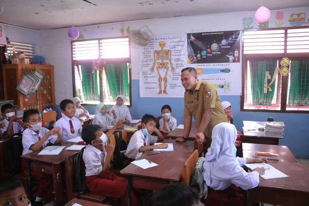 Breaking News! ISPU Tembus 500, Pembelajaran Jarak Jauh di Pekanbaru Diperpanjang 2 Hari