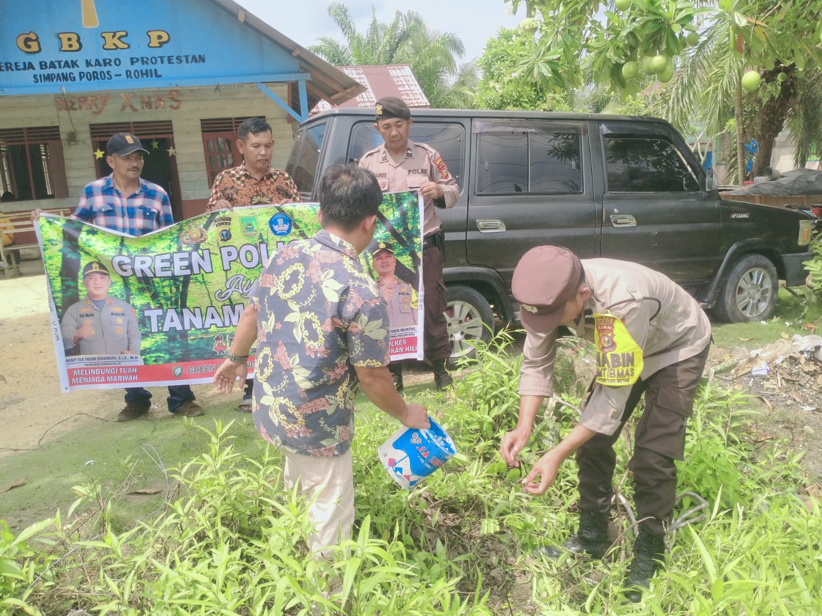 Polsek Rimba Melintang Tanam Pohon di Gereja