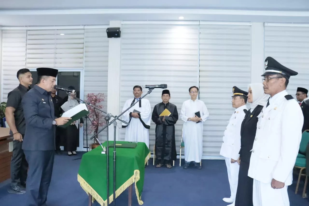 Sekda Lantik 28 Pejabat Administrator dan Pengawas di Pemkab Inhu
