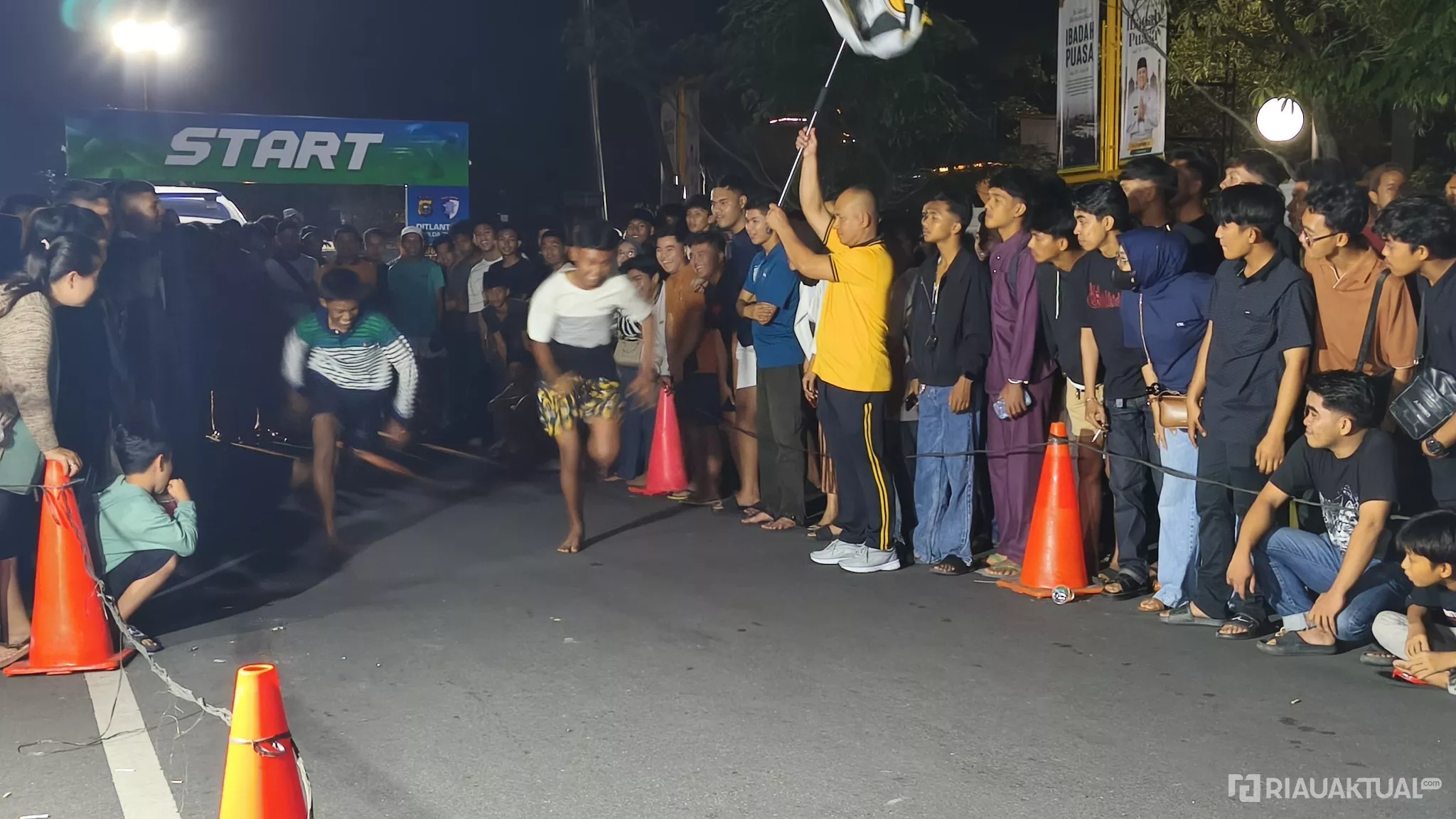 Adu Cepat Lari 100 Meter, Cara Unik Polda Riau Cegah Balap Liar