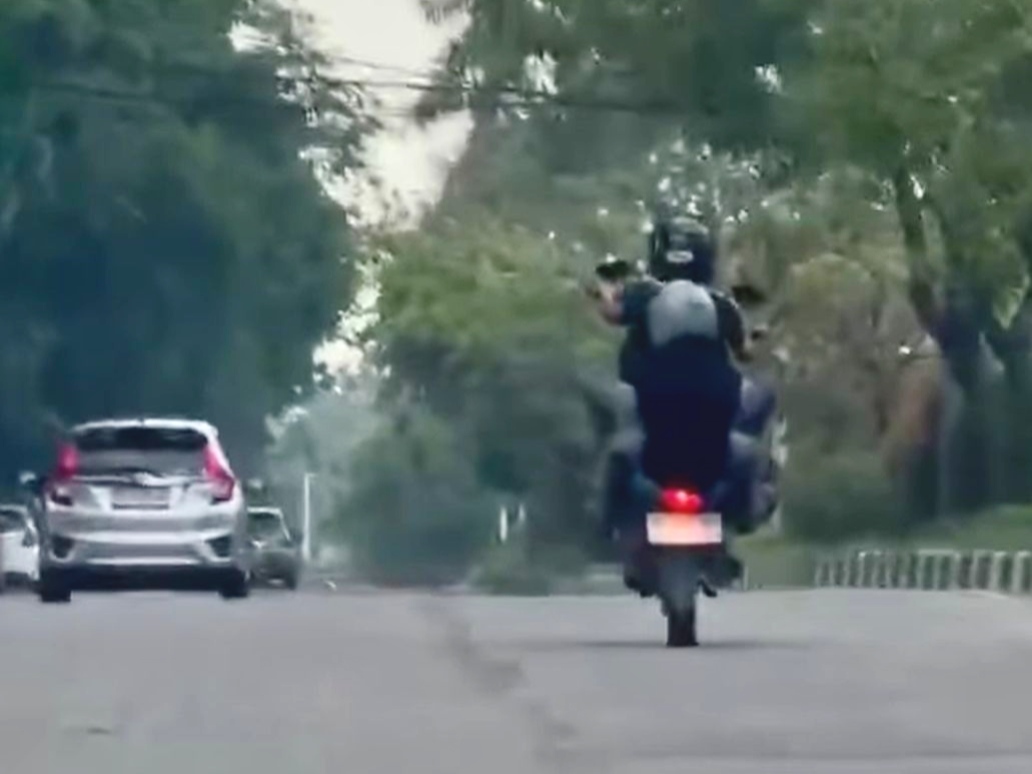 Aksi Standing Motor di Jalan Diponegoro Pekanbaru Dikeluhkan Warga