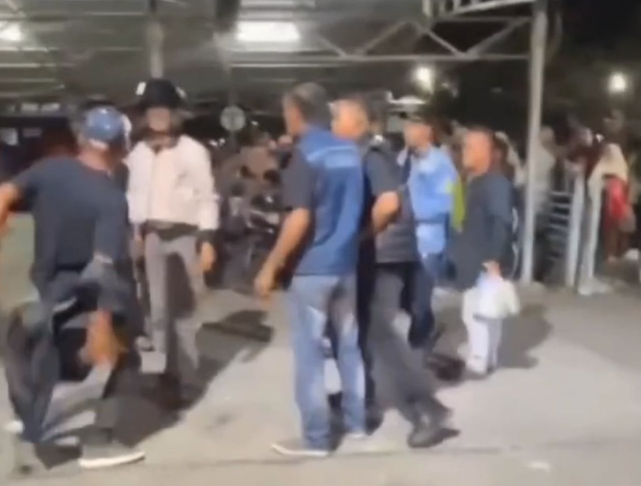 CCTv Ungkap Kronologi Keributan di Pelabuhan Roro Bengkalis