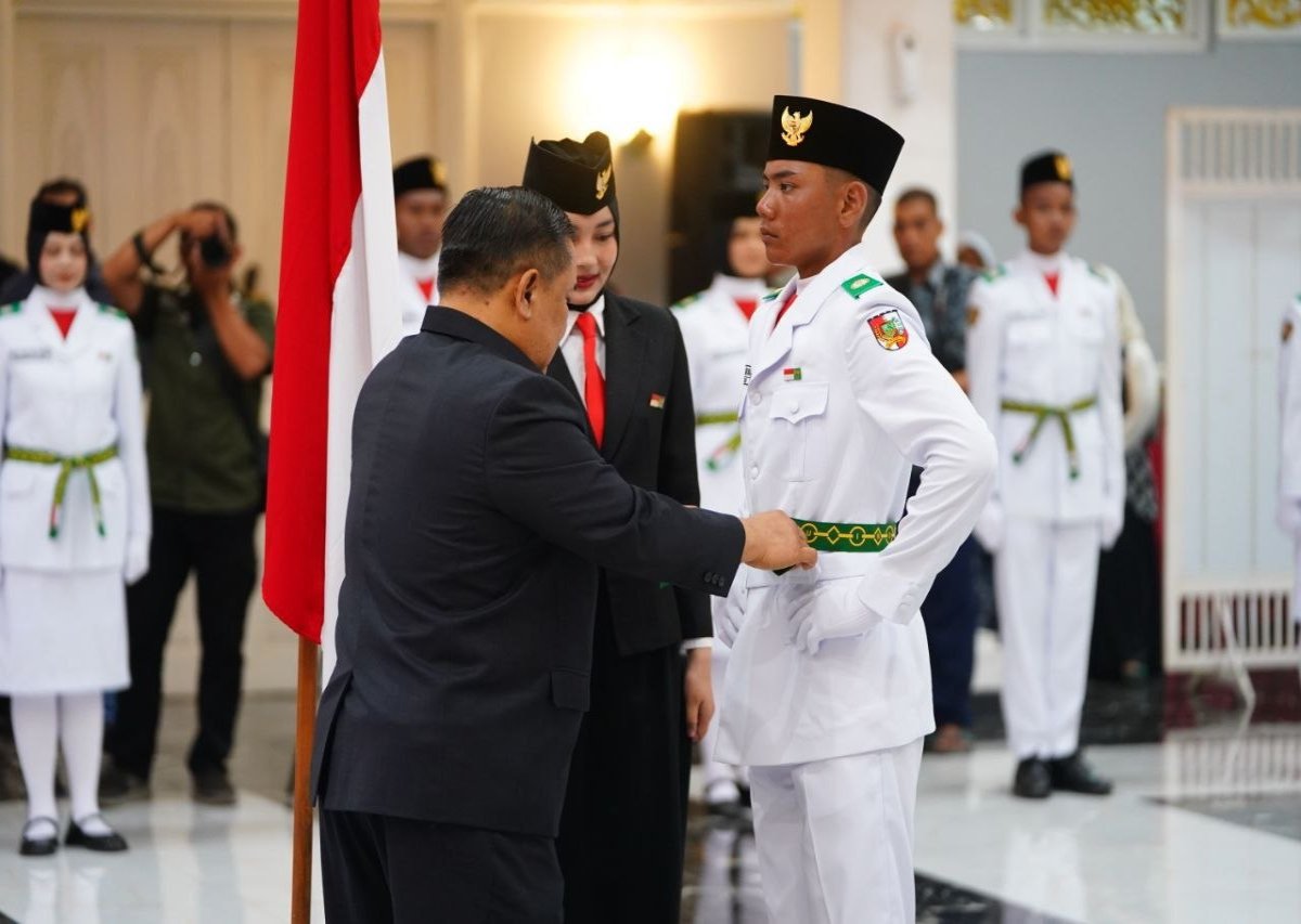 Plt Gubernur Riau Kukuhkan Paskibraka 2026