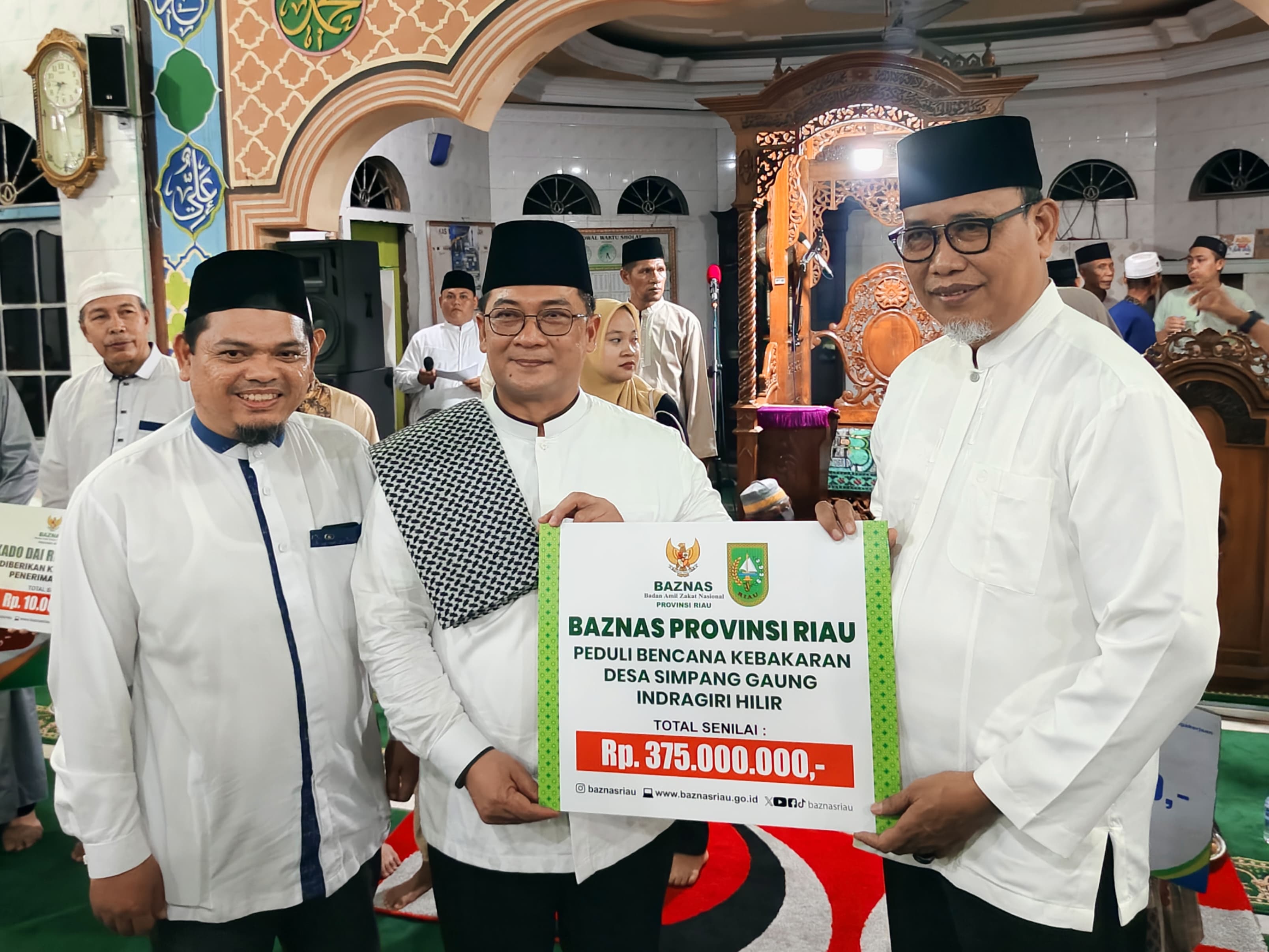 Baznas Riau Salurkan Bantuan Rp375 Juta Untuk Korban Kebakaran di Inhil