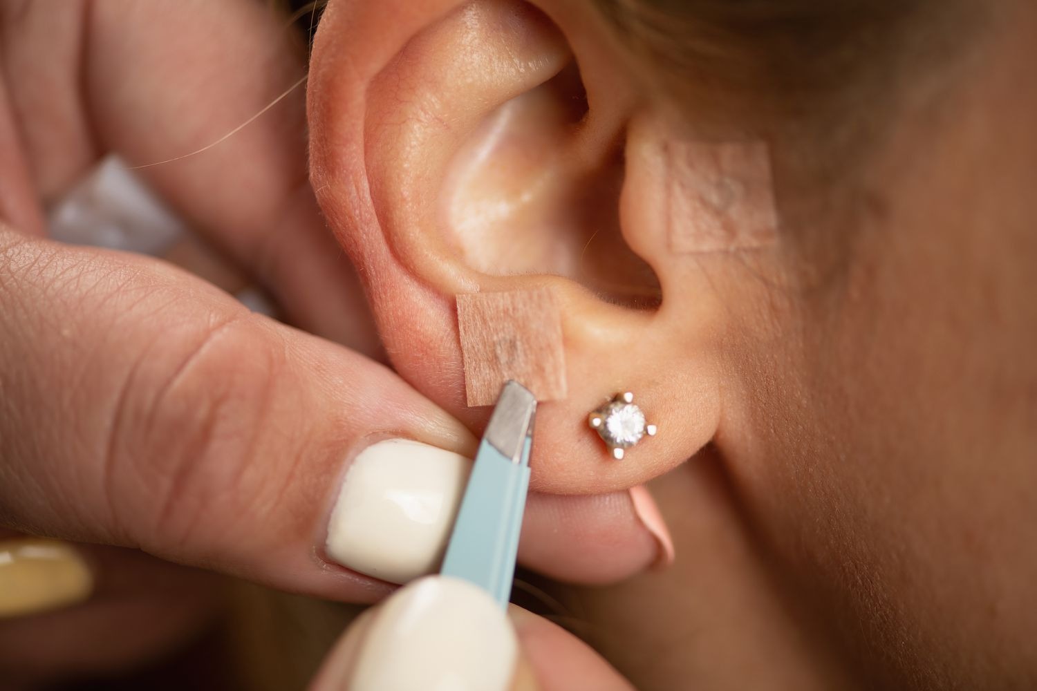 Viral Tren Atasi Stres dengan Ear Seeds, Banyak Digemari Idol K-Pop