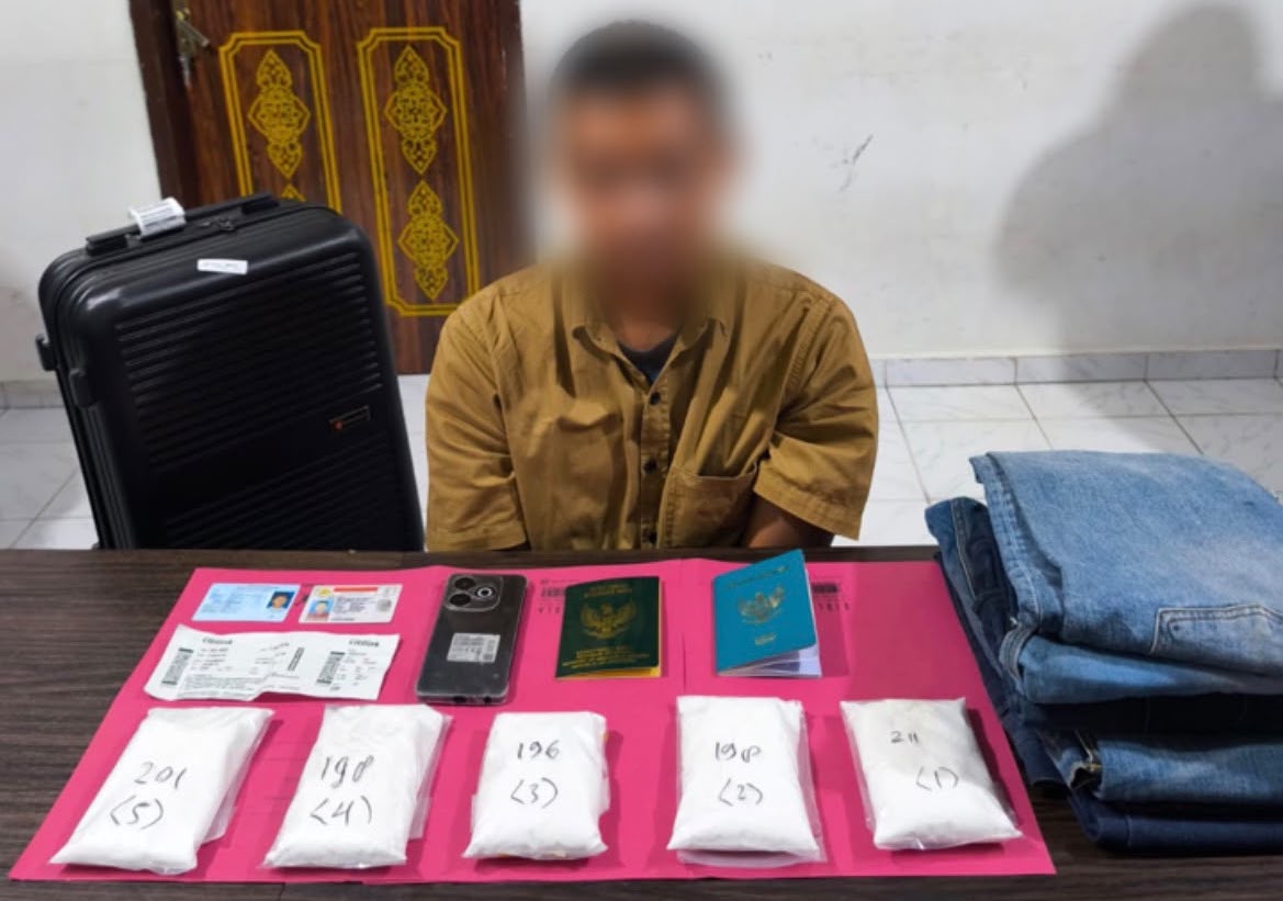 Bawa Sabu 1 Kg di Koper, Pria Asal Aceh Ditangkap di Bandara SSK II Pekanbaru
