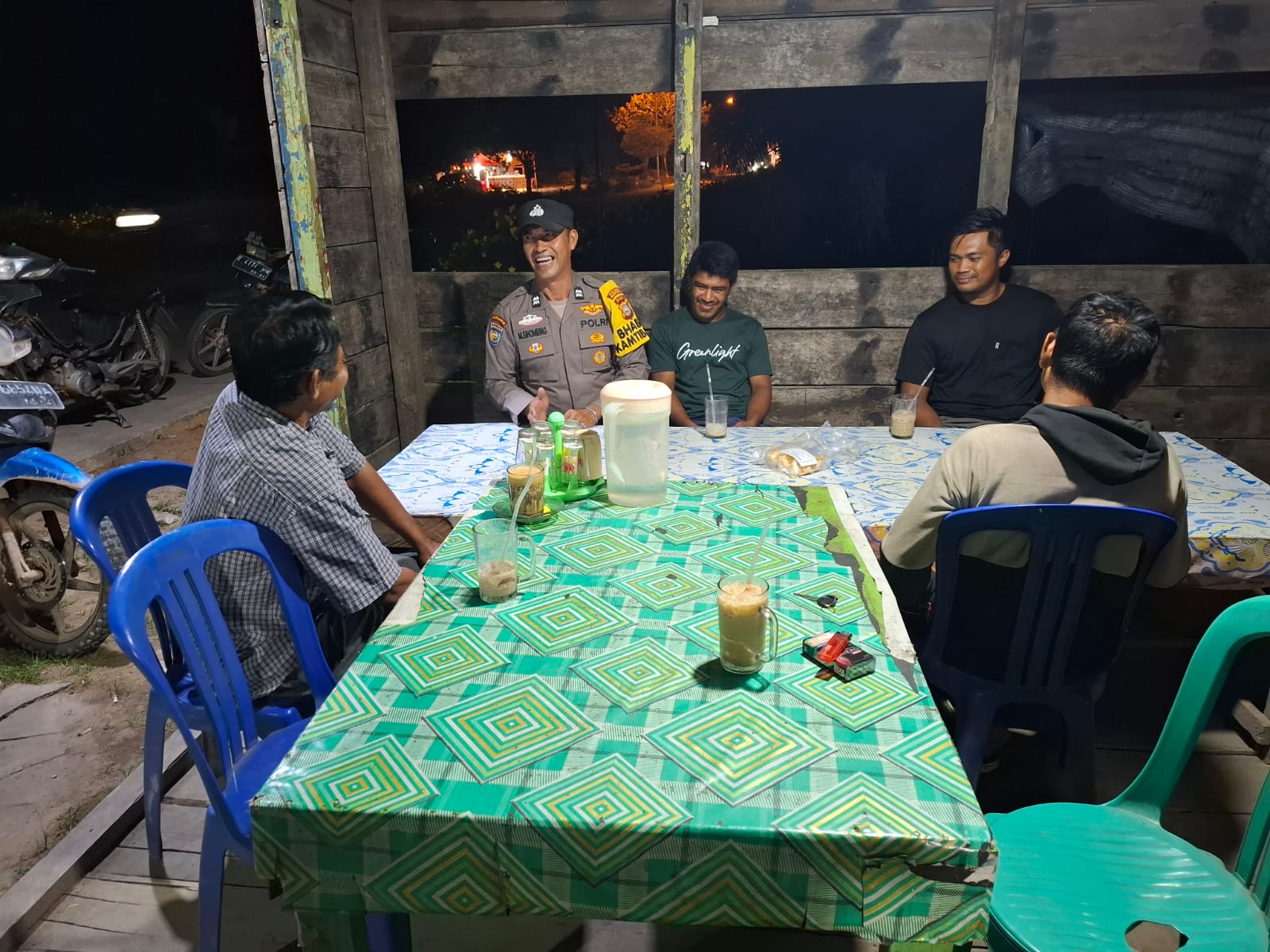 Patroli Malam, Polisi Sosialisasikan Pengaktifan Kembali Satkamling di Bangko Pusako
