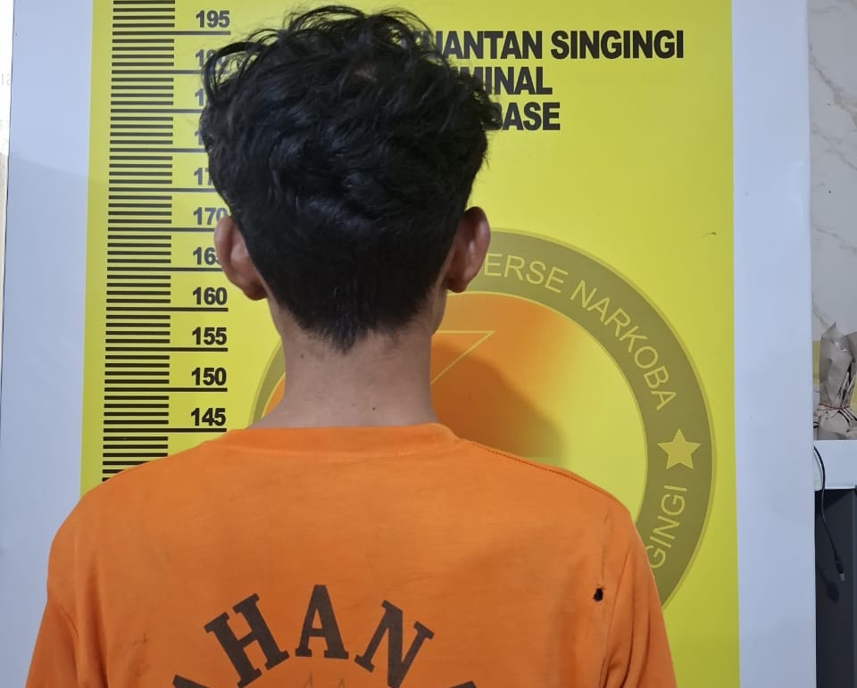 Pengedar Sabu di Kuansing Dibekuk, 16 Paket Narkoba dan Timbangan Digital Disita