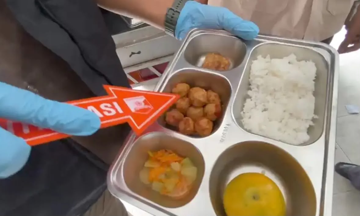 Puluhan Siswa di Dumai Diduga Keracunan Usai Santap MBG, Bakso Berbau Menyengat