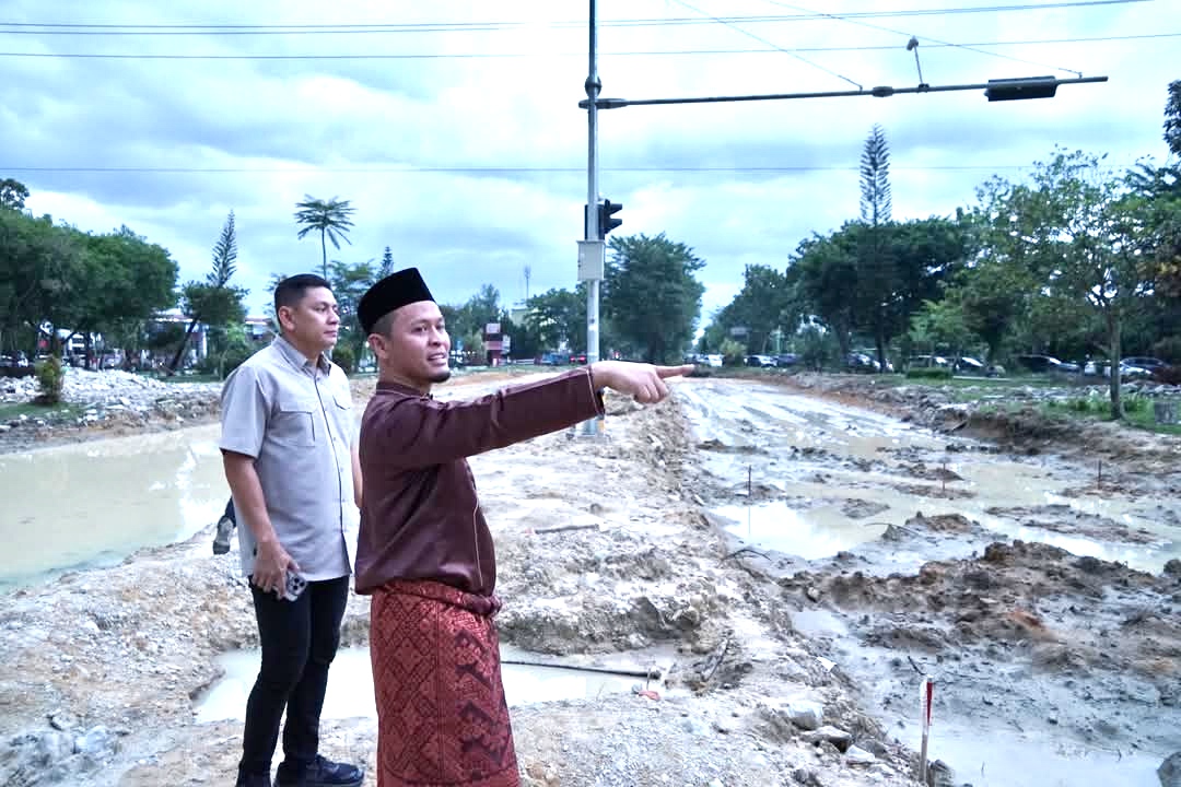 Minggu ini Pemko Pekanbaru Mulai Pengaspalan Jalan Simpang Sebidang Arifin Ahmad