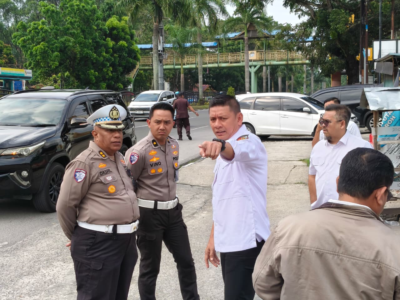Ditlantas-PUPR Turun Tangan Atasi Banjir di Jalan Sudirman Pekanbaru