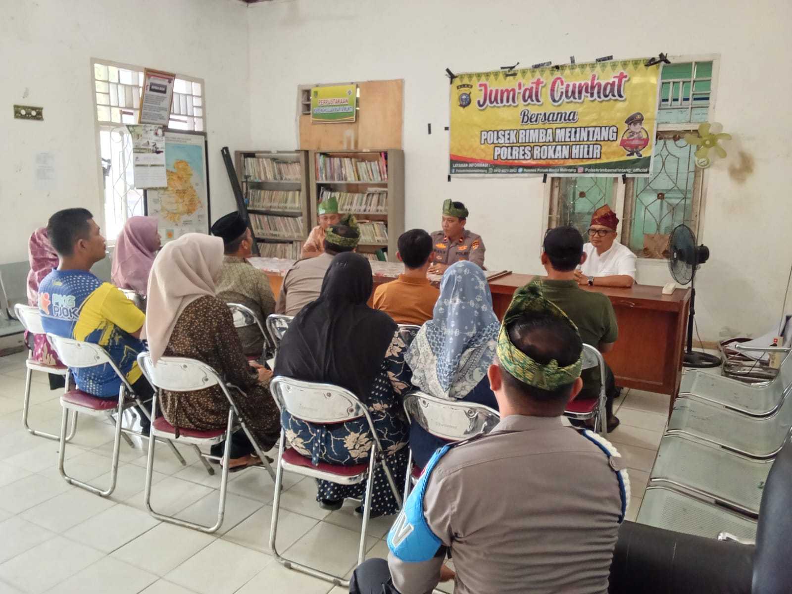 Jumat Curhat di Rohil, Kapolsek Ipda Rian Tampung Keluhan Warga Rimba Melintang