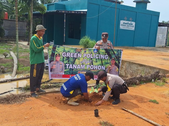 Green Policing, Polsek Rimba Melintang Tanam 10 Pohon di Masjid Mukti Jaya