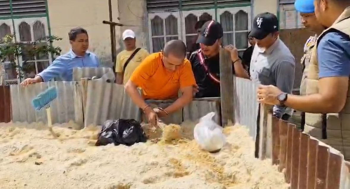 Sembunyikan Sabu dan Ekstasi dalam Pasir, Pria Kampung Dalam Dibekuk Polisi