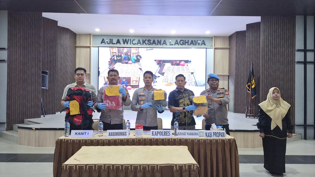 Polres Dumai Gagalkan Pengiriman 296 Cartridge Diduga Etomidate Senilai Rp888 Juta