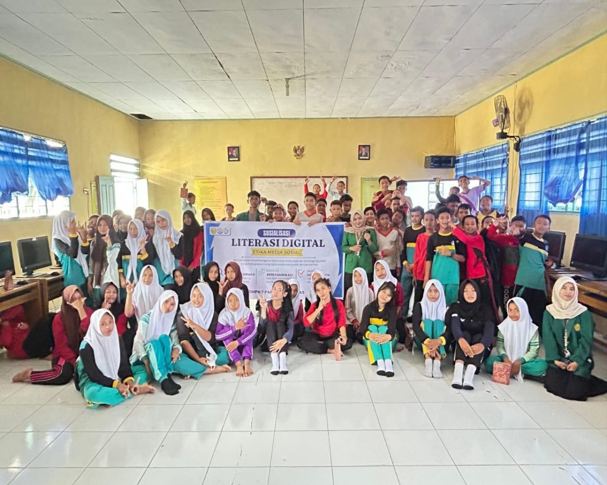 Mahasiswa KKN Umri Gelar Sosialisasi Literasi Digital dan Etika Media Sosial