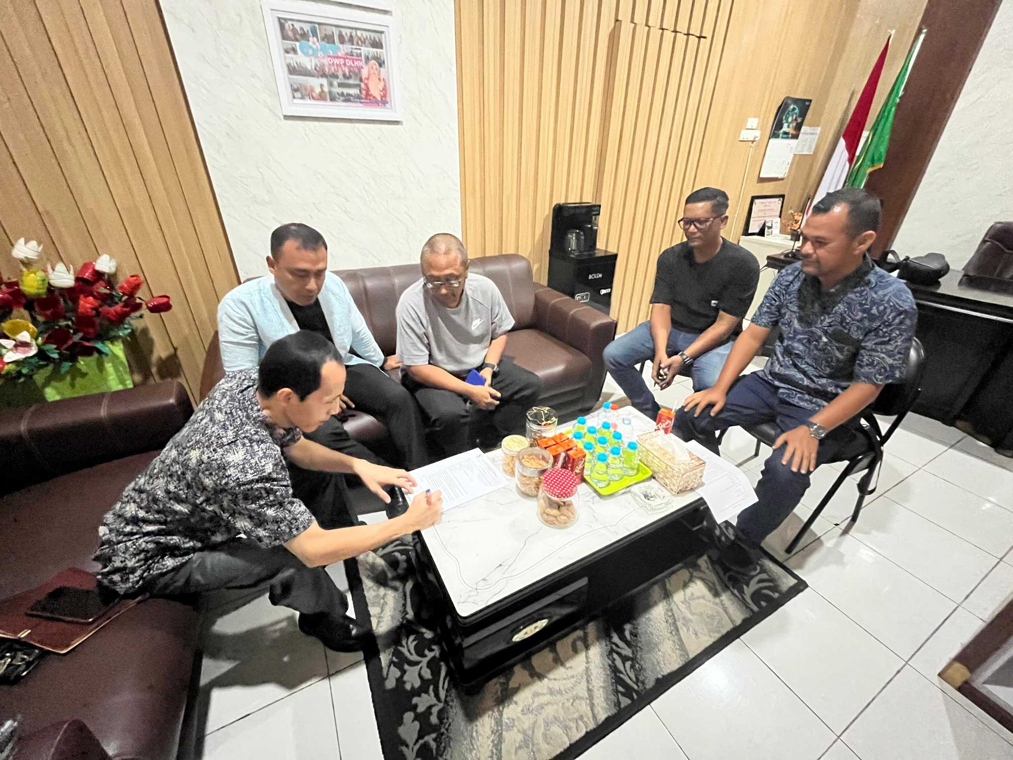 Pemko Pekanbaru Sanksi Pelaku Penebangan Pohon di Aryaduta, Ganti 30 Batang Mahoni 