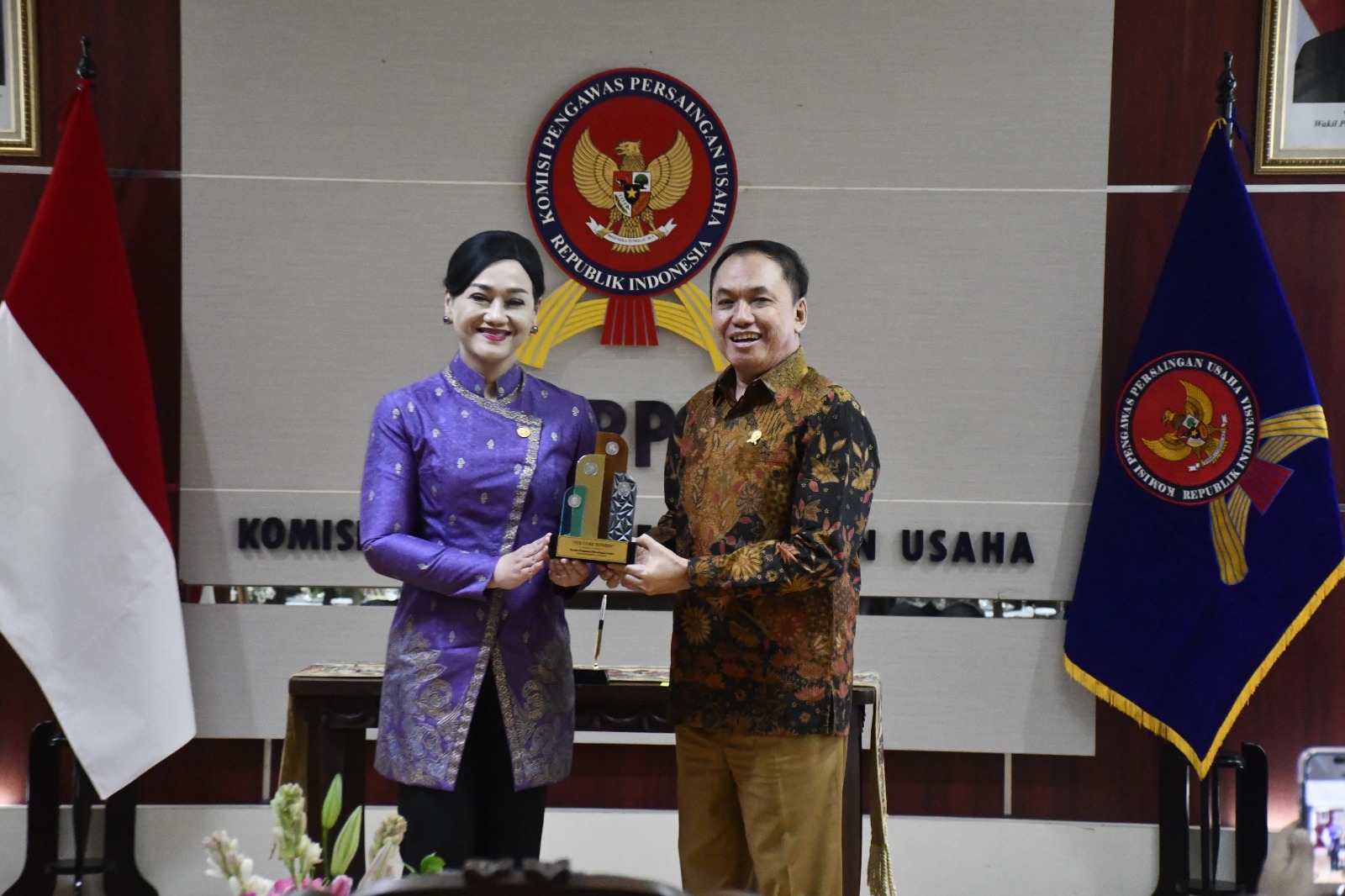 KPPU-OJK Teken MoU, Perkuat Pengawasan Persaingan Sehat di Sektor Jasa Keuangan