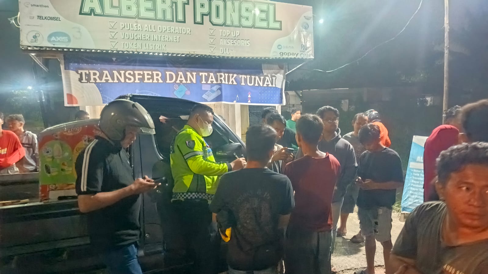 Mobil dan Motor Kecelakaan di Jalan Siak II Pekanbaru