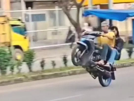 Polisi Dilempari Batu Usai Bubarkan Balap Liar di Duri