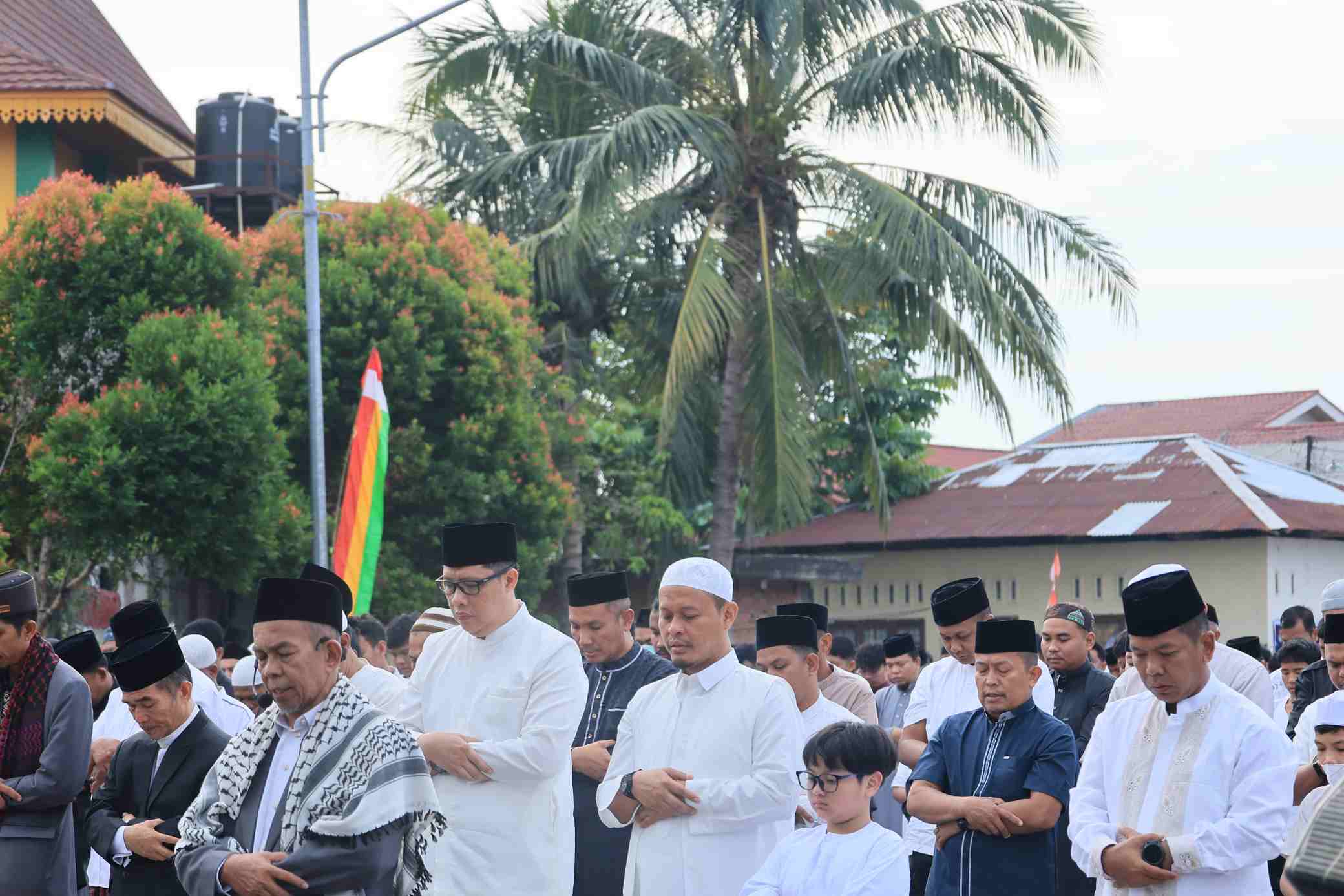 Salat Iduladha 1447 H Bersama Ribuan Warga, Wako Pekanbaru Ajak Perkuat Rasa Persaudaraan 