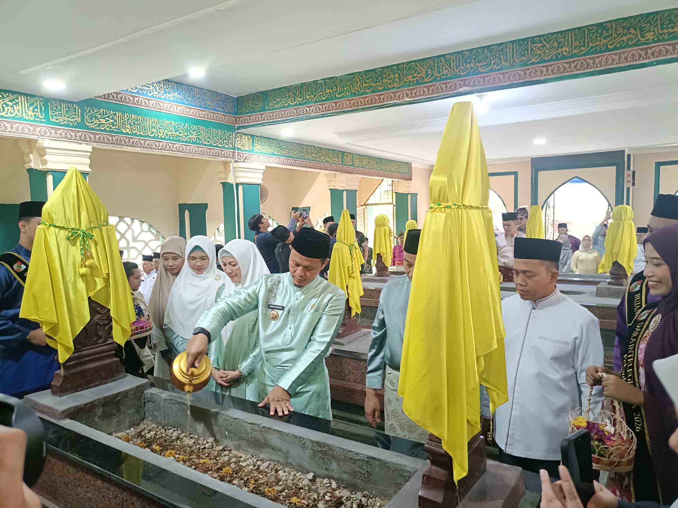 Ziarah ke Makam Pendiri Pekanbaru, Wako Agung: Jaga dan Teruskan Pembangunan Seperti yang Dicita-citakan 