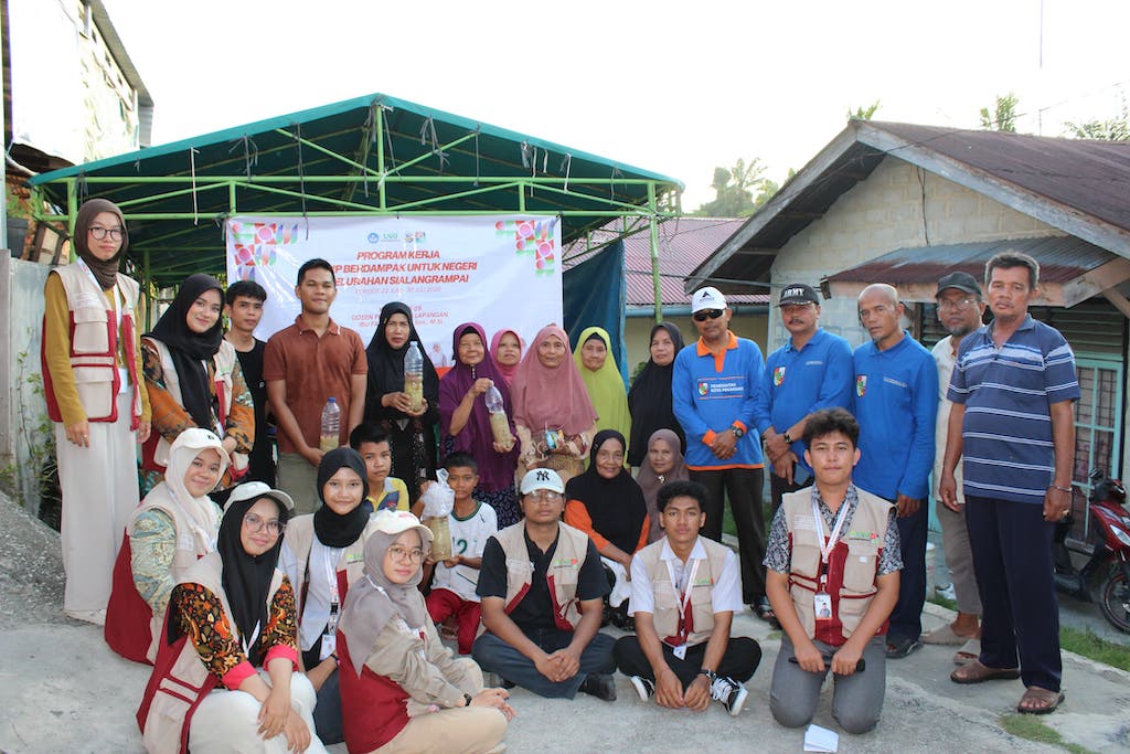 Mahasiswa KKN UNRI Edukasi Warga Sialang Rampai Olah Limbah Organik Jadi Produk Bernilai Ekonomis