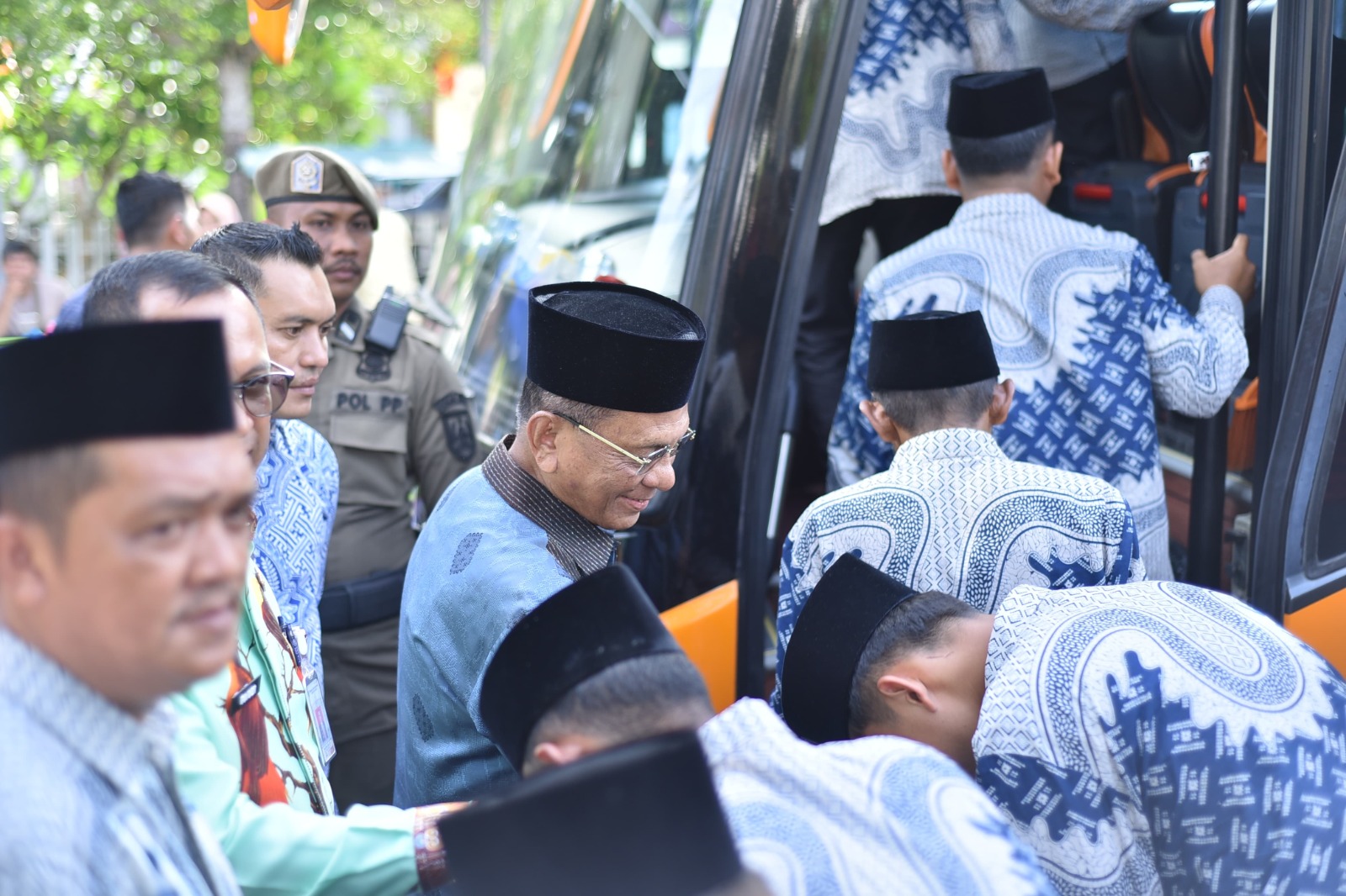 Lepas Kontingen MTQ Riau, Bupati Rohil Optimistis Raih Juara Umum