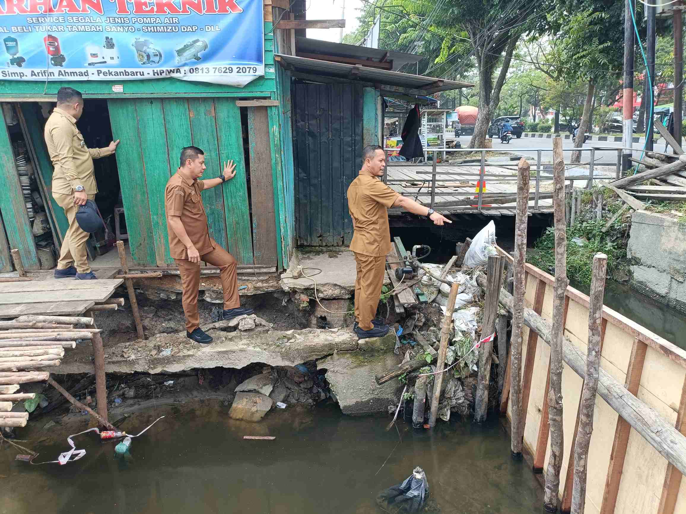 Pemko Pekanbaru Perbesar Drainase Jalan Paus, Targetkan Kurangi Dampak Banjir di Arifin Ahmad