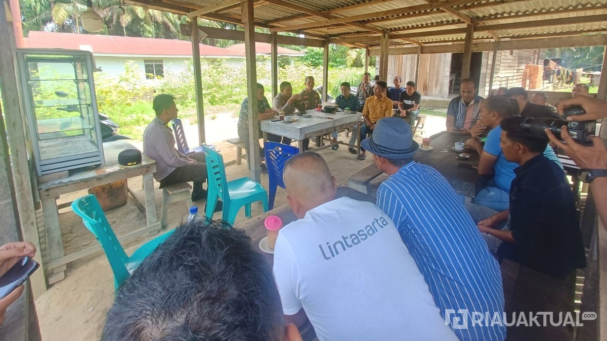 Situasi di Rantau Kopar Kondusif Pasca Pembakaran, Wakapolres Rohil Temui Tokoh Masyarakat