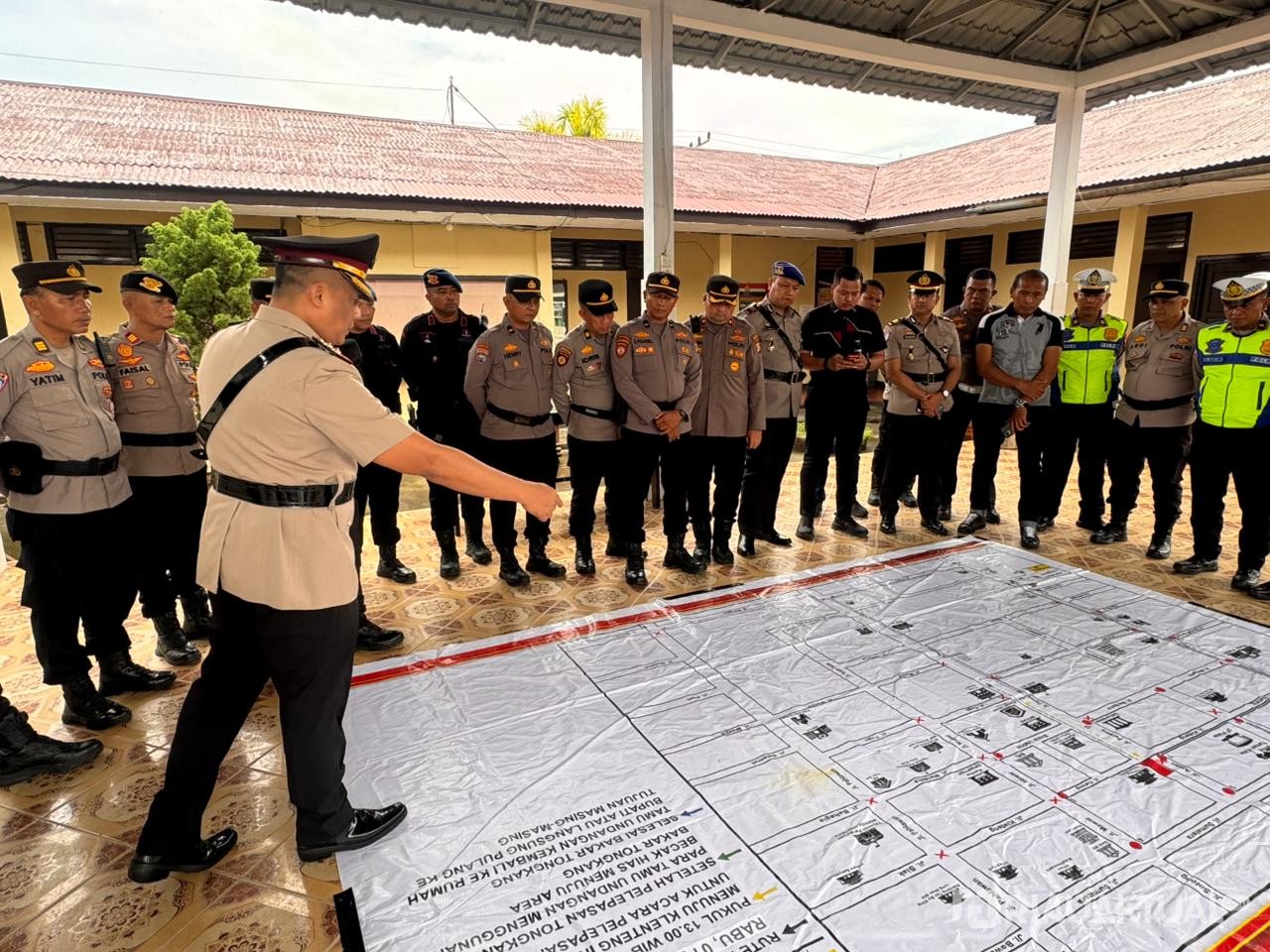 Polres Rohil Gelar Apel Pengamanan Event Nasional Bakar Tongkang 2026