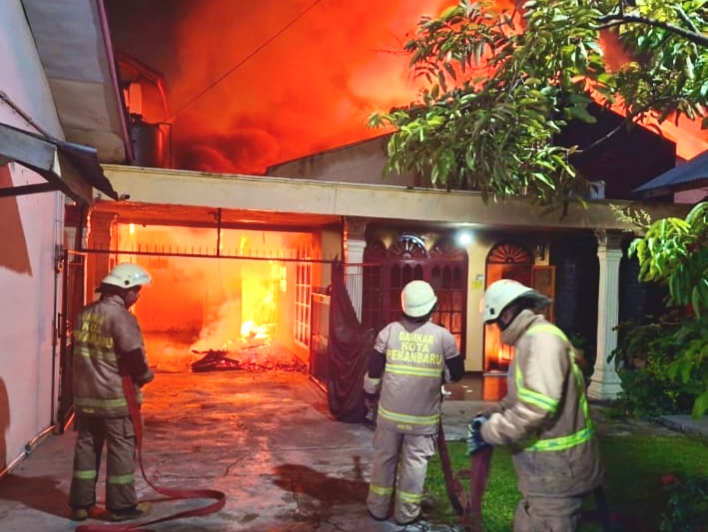Rumah di Tobek Godang Pekanbaru Terbakar
