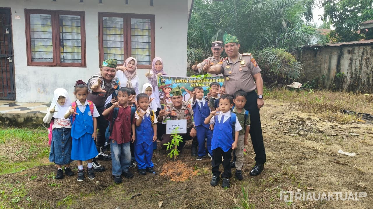 Kapolsek Ipda Rian Rahmadi Green Policing Bersama Siswa TK Ar Ridho di Rimba Melintang