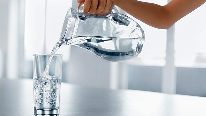 Ini yang Terjadi pada Tubuh Jika Tidak Minum Air Putih di Pagi Hari