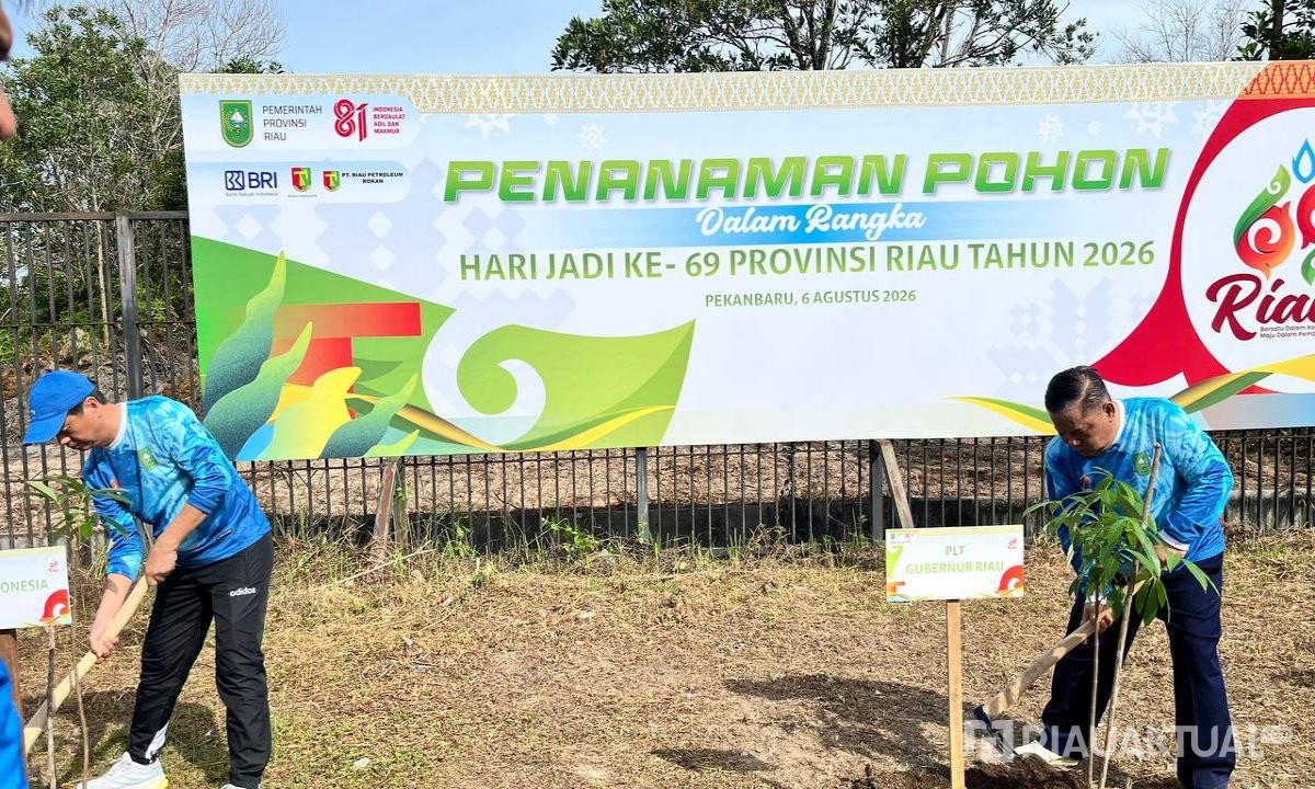 Meriahkan Hari Jadi ke-69, Plt Gubri Pimpin Penanaman 2.500 Bibit Pohon di Stadion Utama