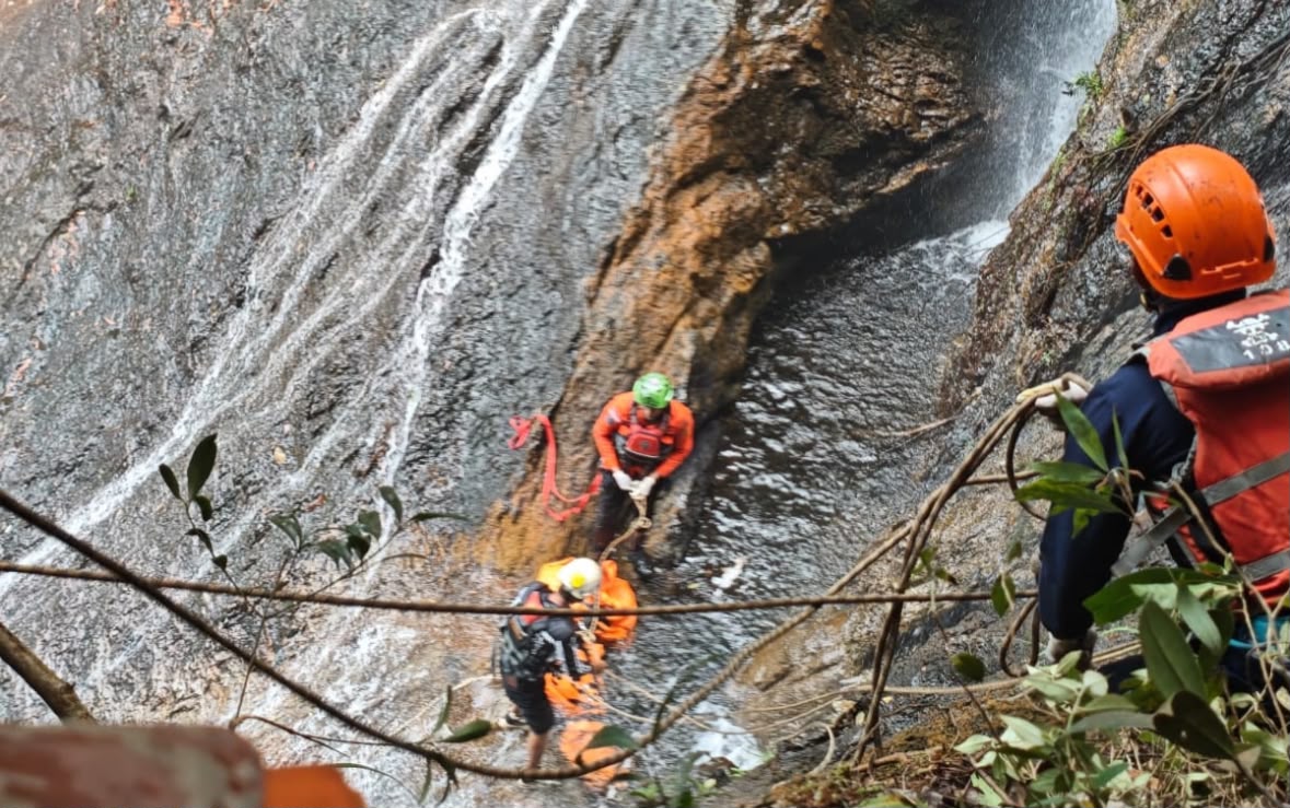 Wanita Asal Padang Pariaman Tewas Tenggelam di Air Terjun Robo Harau