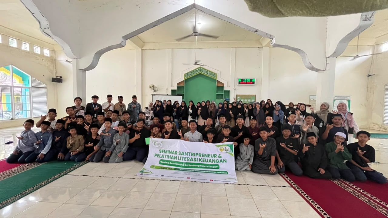 KKN 155 UMRI Bekali Santri dengan Kewirausahaan dan Literasi Keuangan