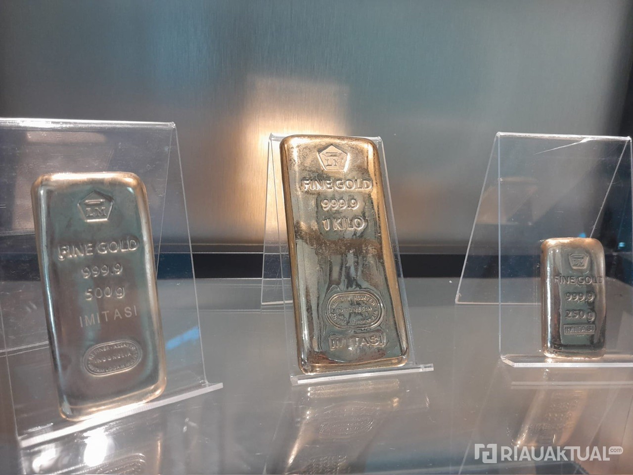 Jelang Idul Fitri, Harga Emas Antam Turun Rp50 Ribu